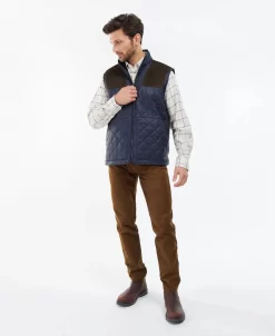 Barbour Mens Redwood Gilet: Navy -Selected Fashion Clothing Stores MGI0146NY71 AW22 getthelook model 5000x 85073.1666031383